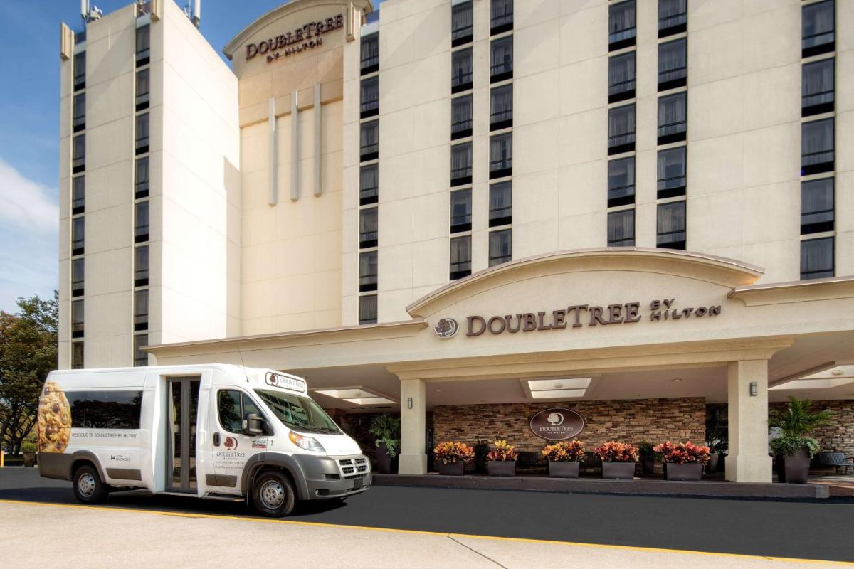 DoubleTree by Hilton Philadelphia Airport - Housity