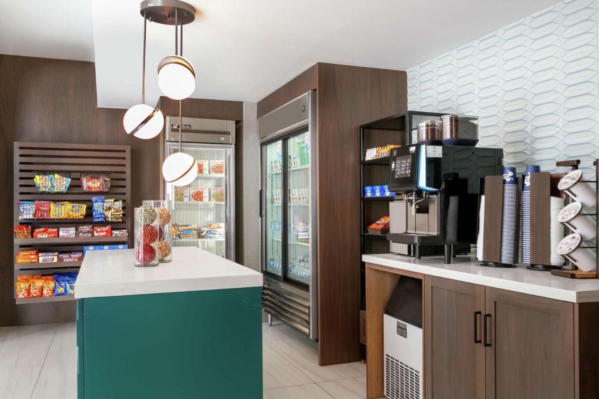 Embassy Suites by Hilton Philadelphia Valley Forge - Housity