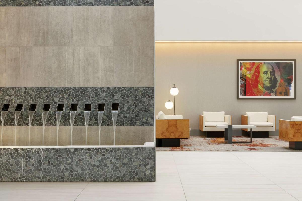 Embassy Suites by Hilton Philadelphia Valley Forge - Housity