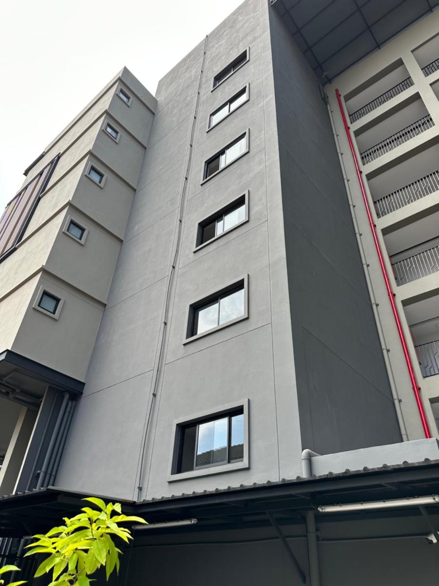 D Night Suite Hotel - Housity