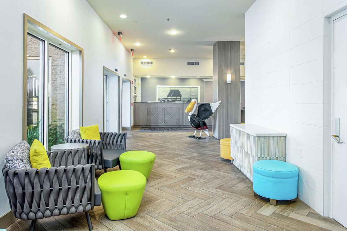 Hampton Inn Pensacola Beach - Housity