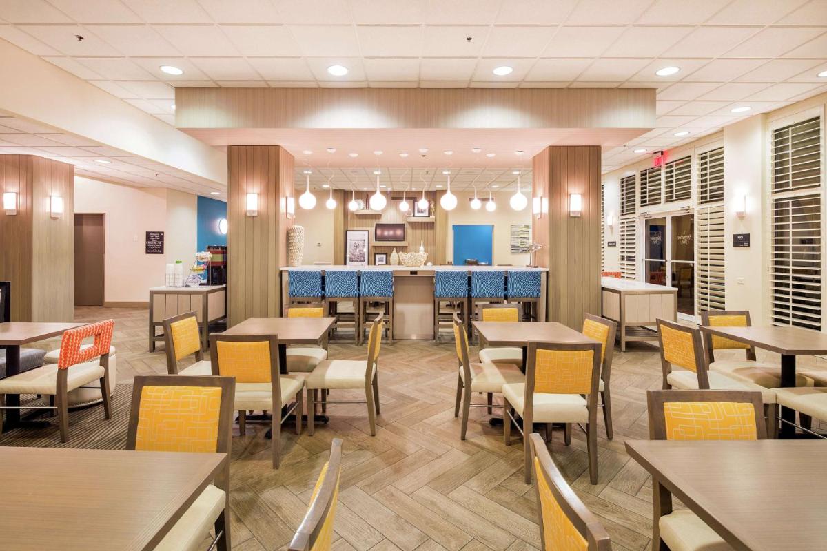 Hampton Inn Pensacola Beach - Housity