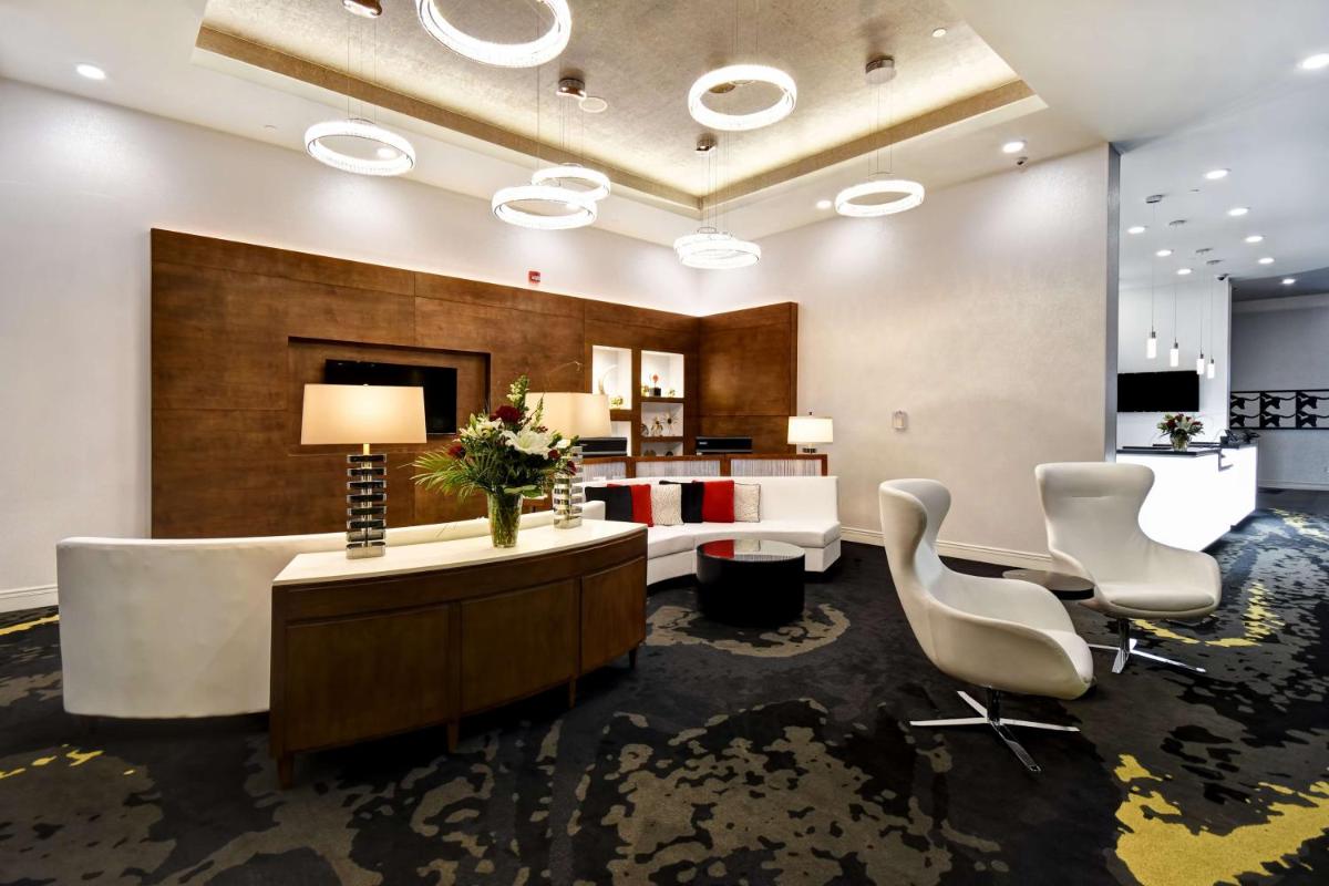 DoubleTree by Hilton Deadwood at Cadillac Jack's - Housity