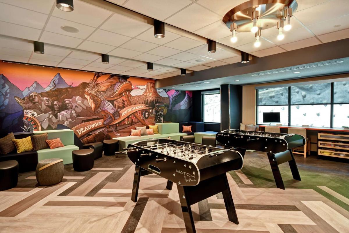 Tru By Hilton Deadwood - Housity