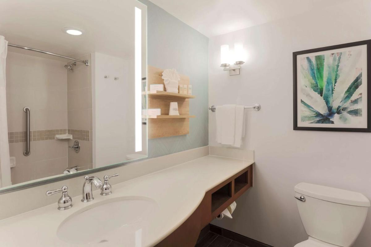 Hilton Garden Inn Raleigh-Durham/Research Triangle Park - Housity