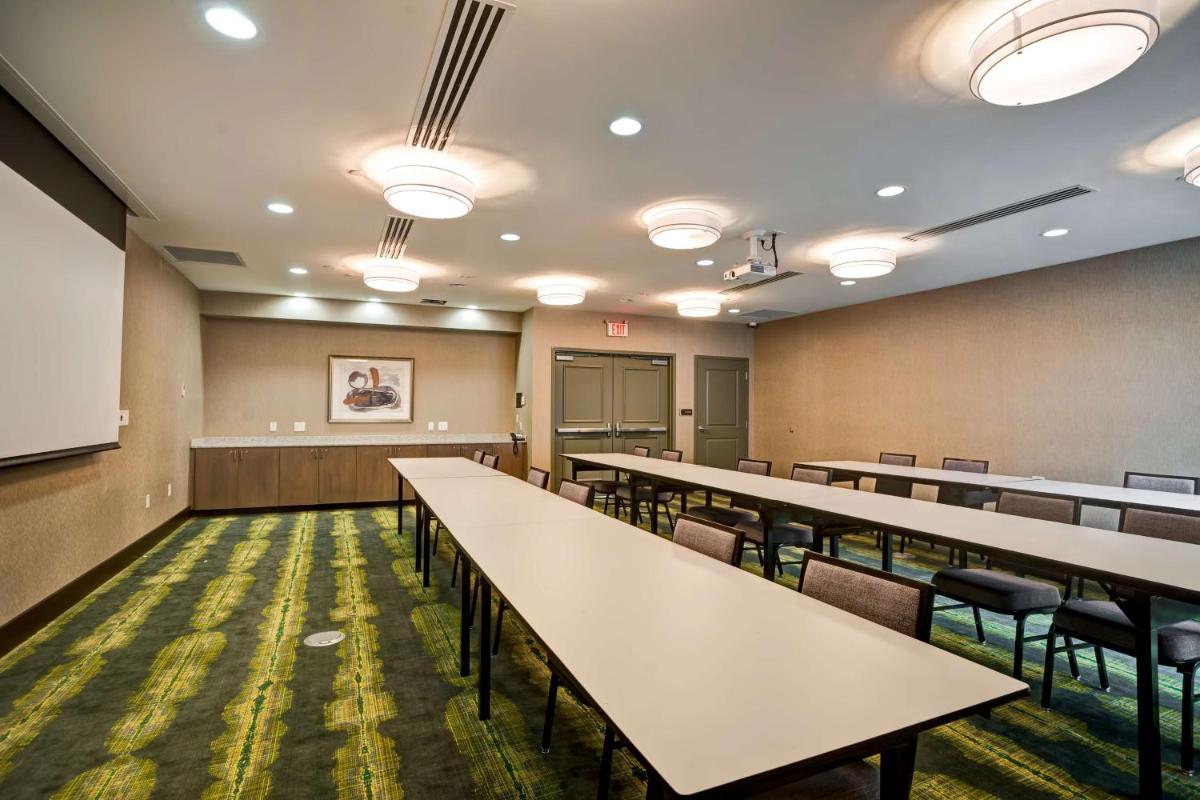Homewood Suites by Hilton Christiansburg - Housity