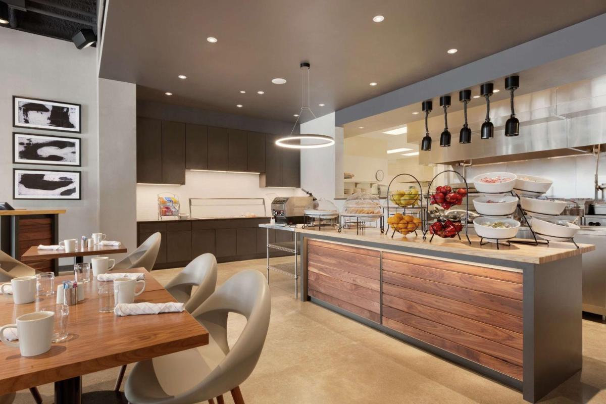 Hilton Garden Inn Rochester - University & Medical Center - Housity