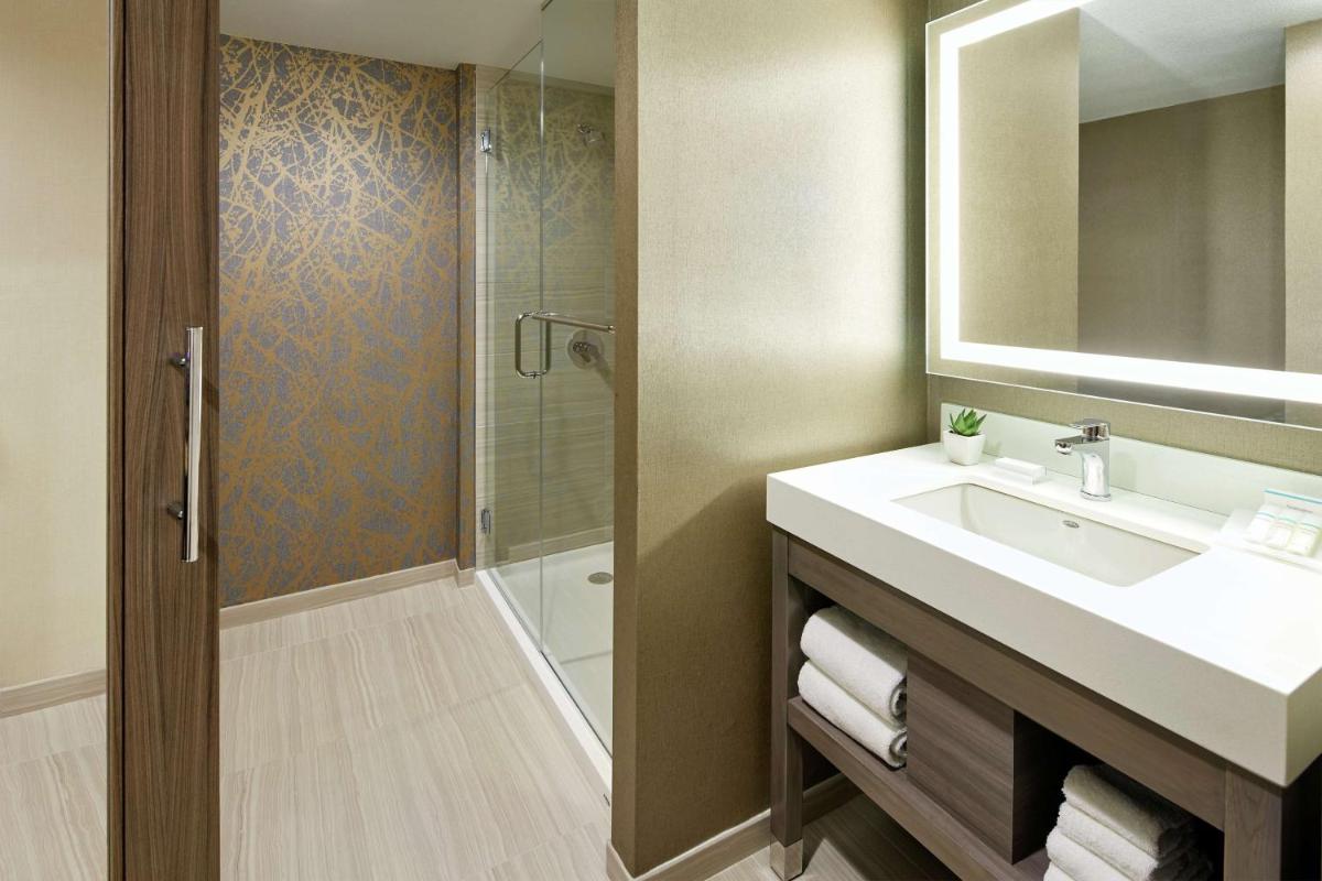 Hilton Garden Inn San Diego Mission Valley/Stadium - Housity