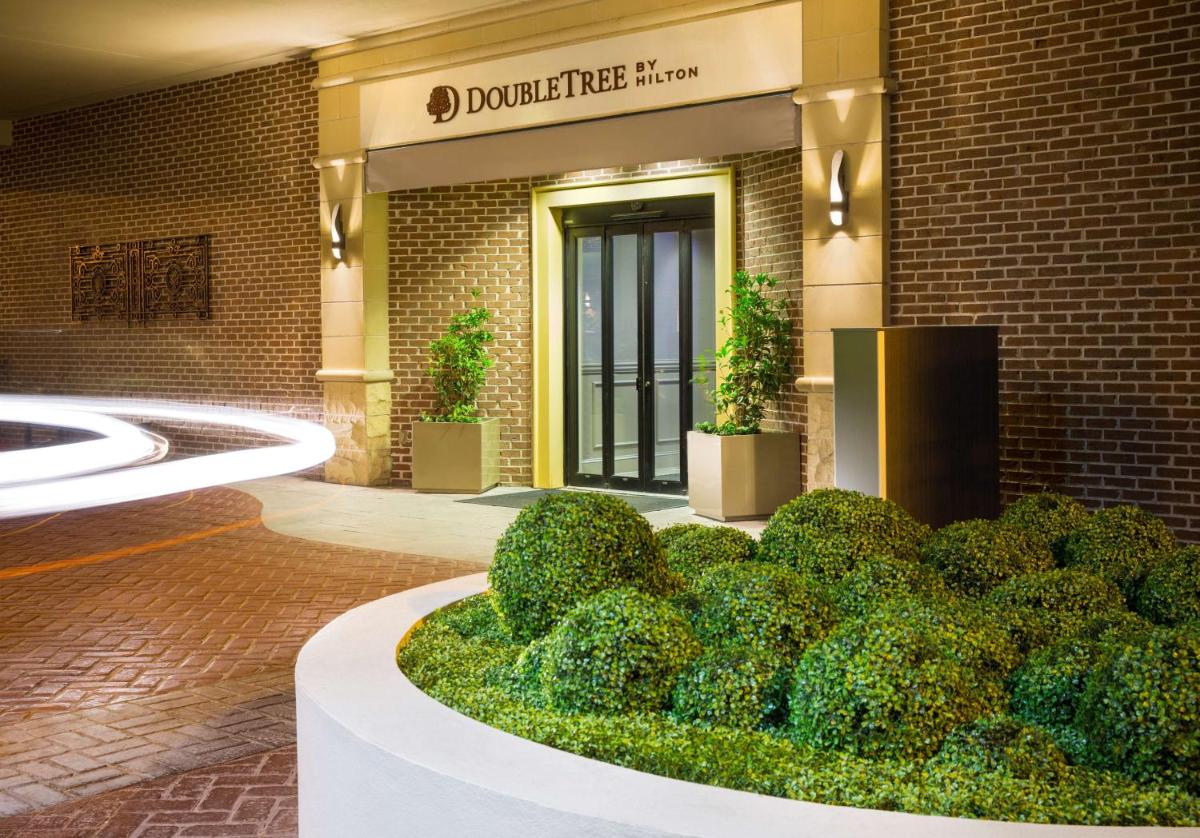 DoubleTree by Hilton Historic Savannah - Housity