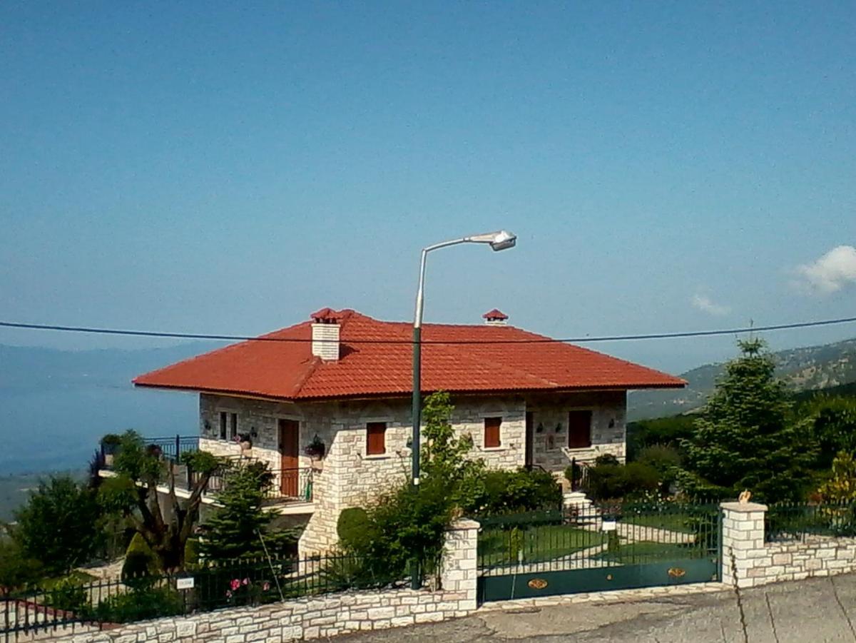 Balcony on Trichonida Lake - Housity