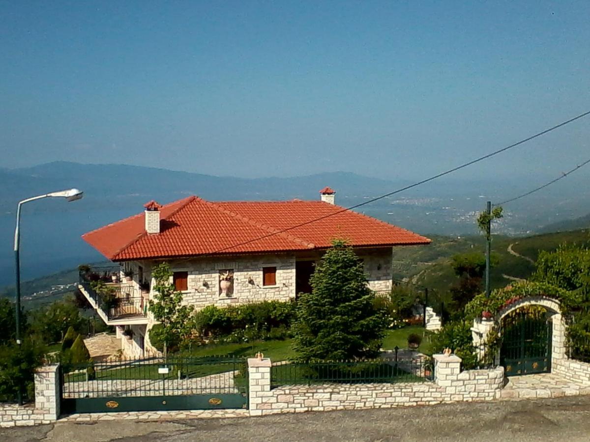Balcony on Trichonida Lake - Housity