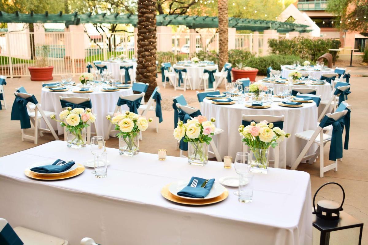 Hilton Garden Inn Scottsdale Old Town - Housity