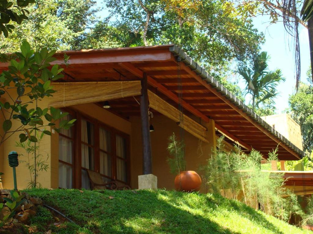 Bopath Falls Rock Chalets - Housity
