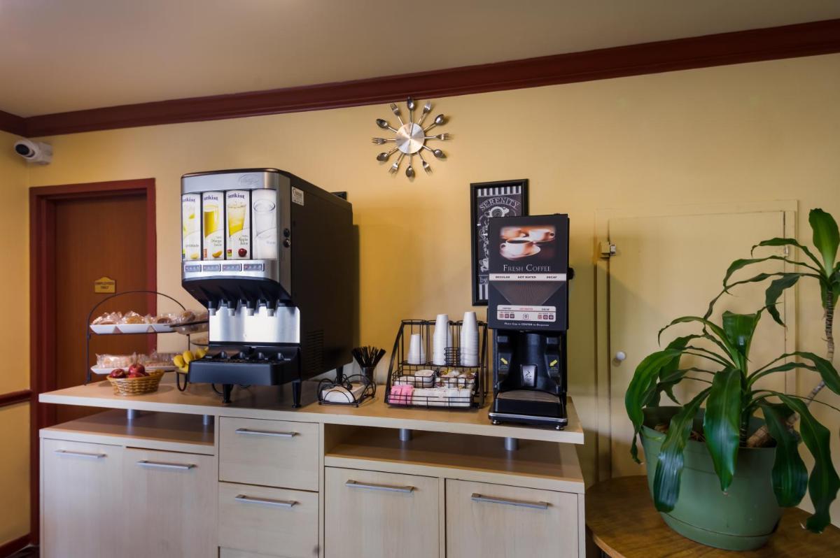 Americas Best Value Inn Buda - Housity