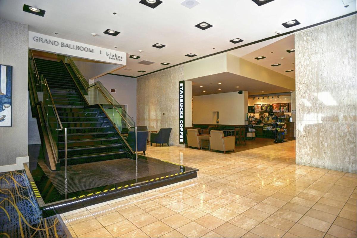 Doubletree by Hilton London - Housity
