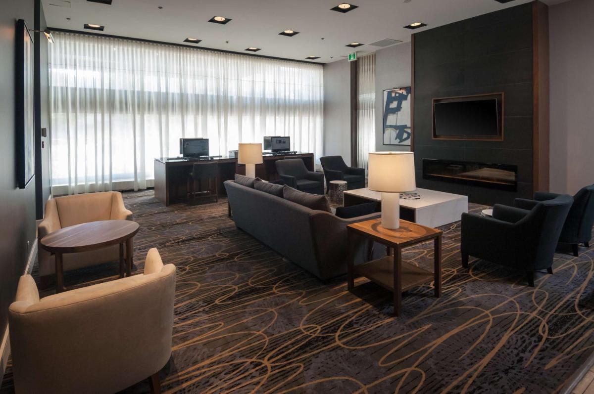 Doubletree by Hilton London - Housity
