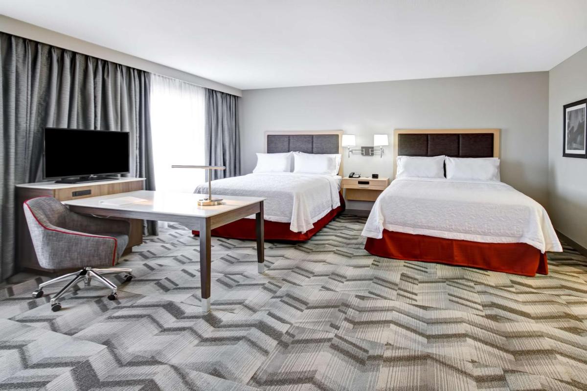 Hampton Inn & Suites - Medicine Hat - Housity