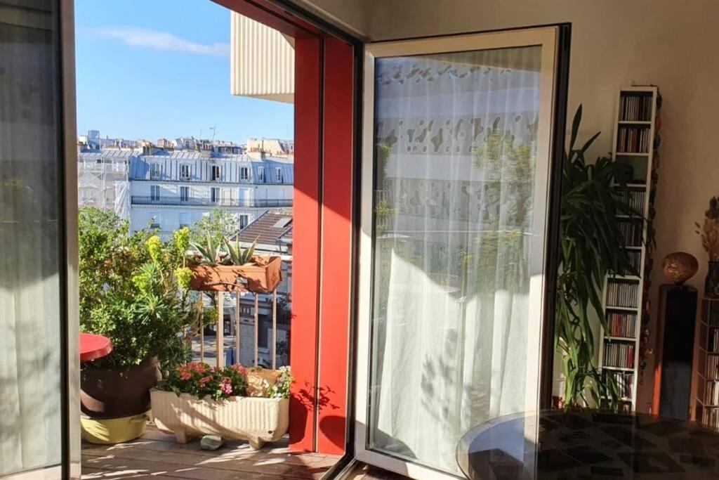 Eiffel seightseing - Housity