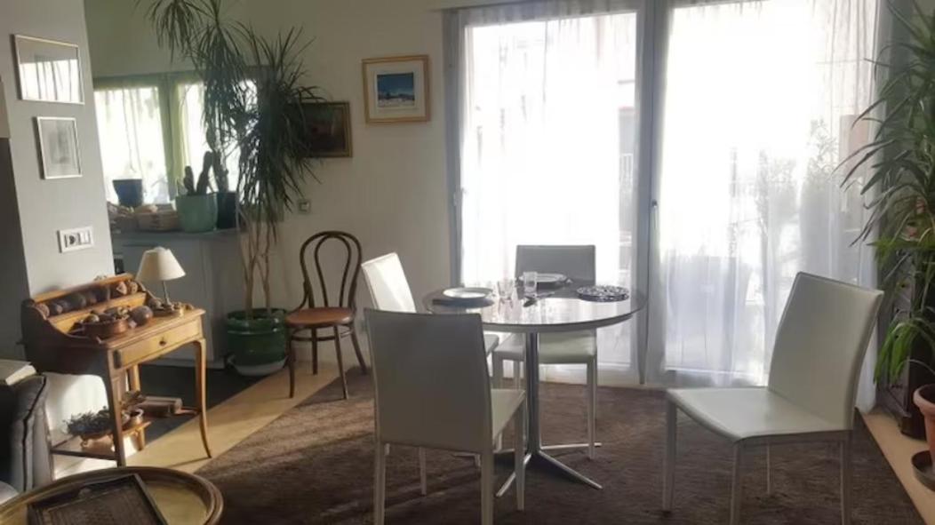 Eiffel seightseing - Housity