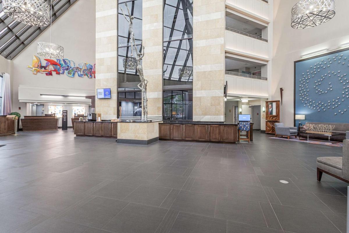 DoubleTree by Hilton Memphis - Housity