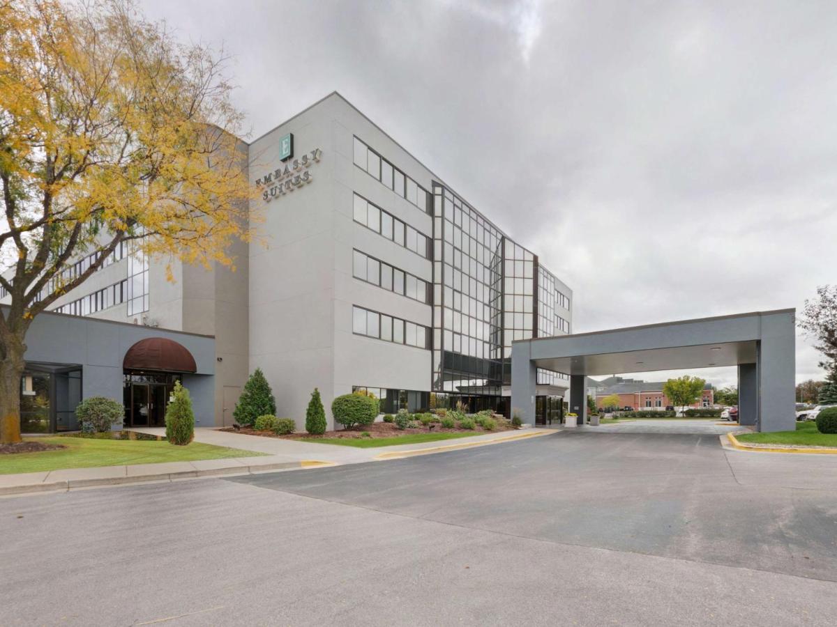 Suitetrails - Embassy Suites by Hilton Milwaukee Brookfield