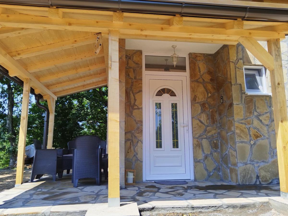 Stari Hrast 1 - Housity