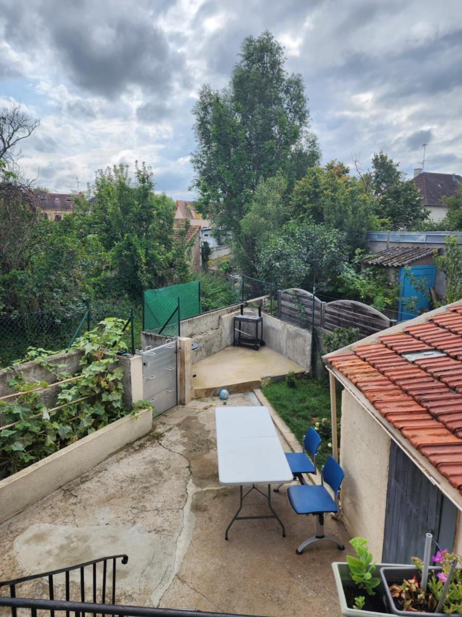Appartement duplex F2 tout confort proche centre ville avec parking gratuit - Housity
