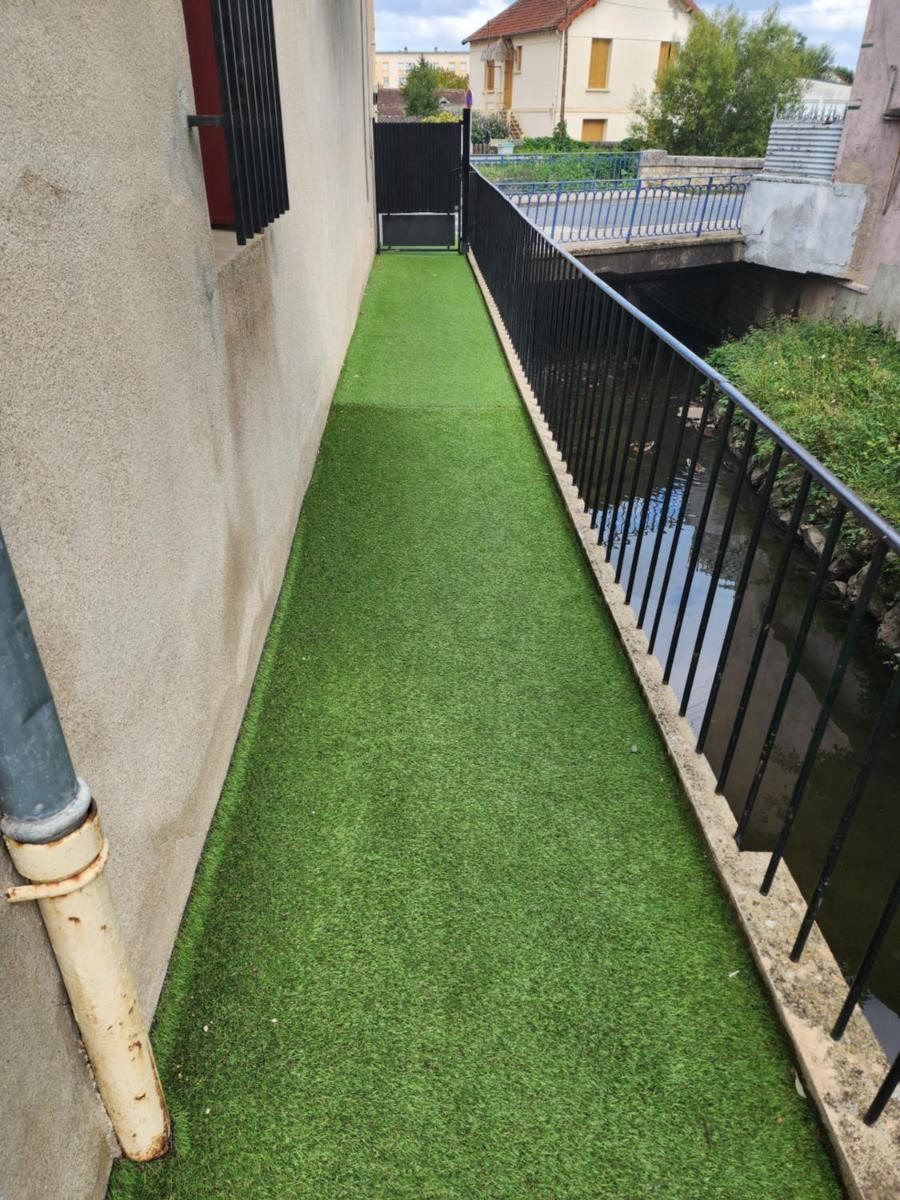 Appartement duplex F2 tout confort proche centre ville avec parking gratuit - Housity
