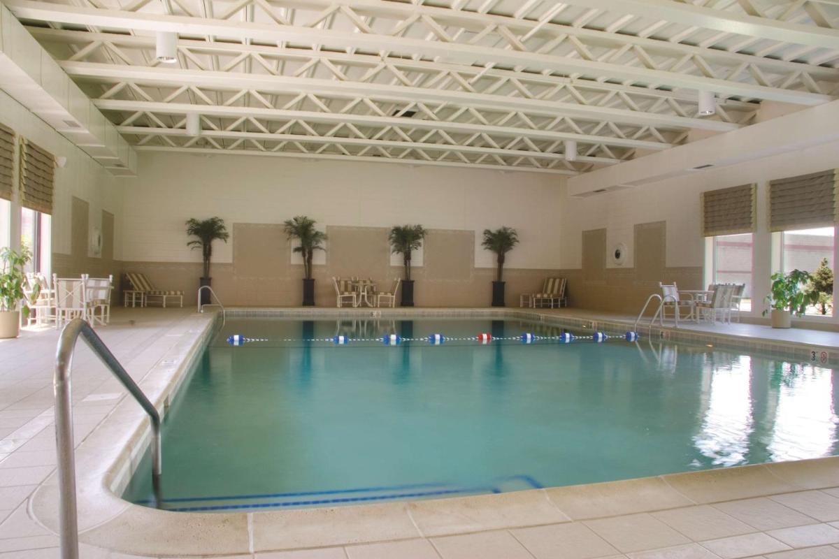 DoubleTree by Hilton Chicago/Alsip - Housity