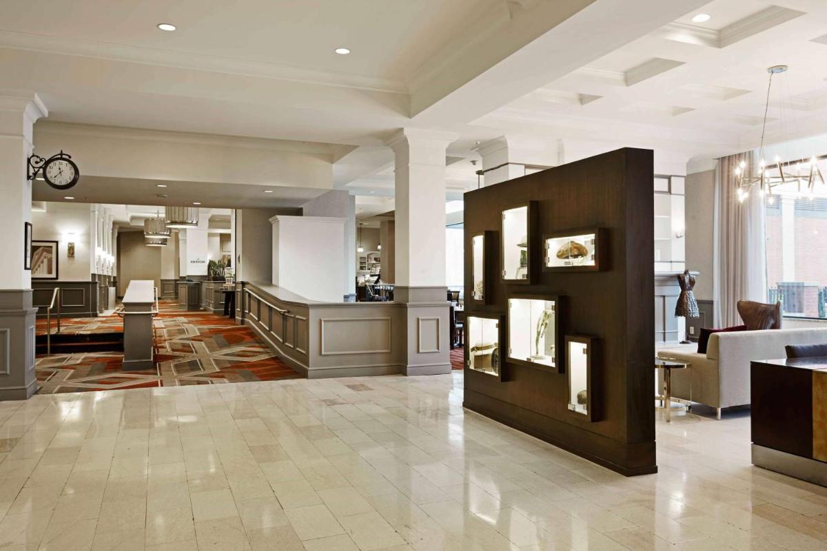 Hilton Richmond Downtown - Housity