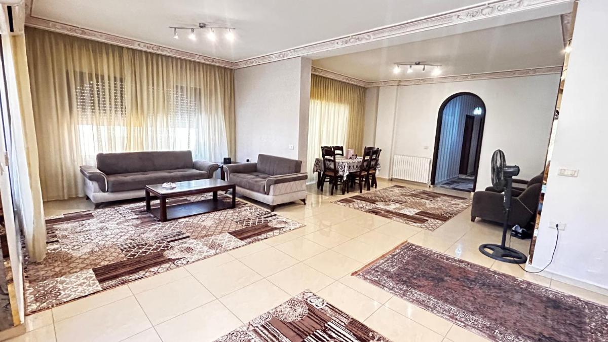 Eva house Lovely 3 bedrooms unit in great location in Amman for families - Housity