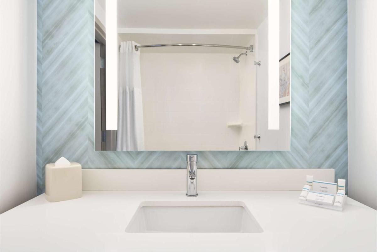 Hilton Garden Inn Columbus - Housity