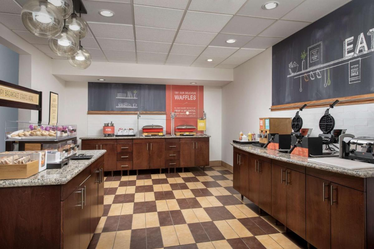 Hampton Inn & Suites Holly Springs - Housity