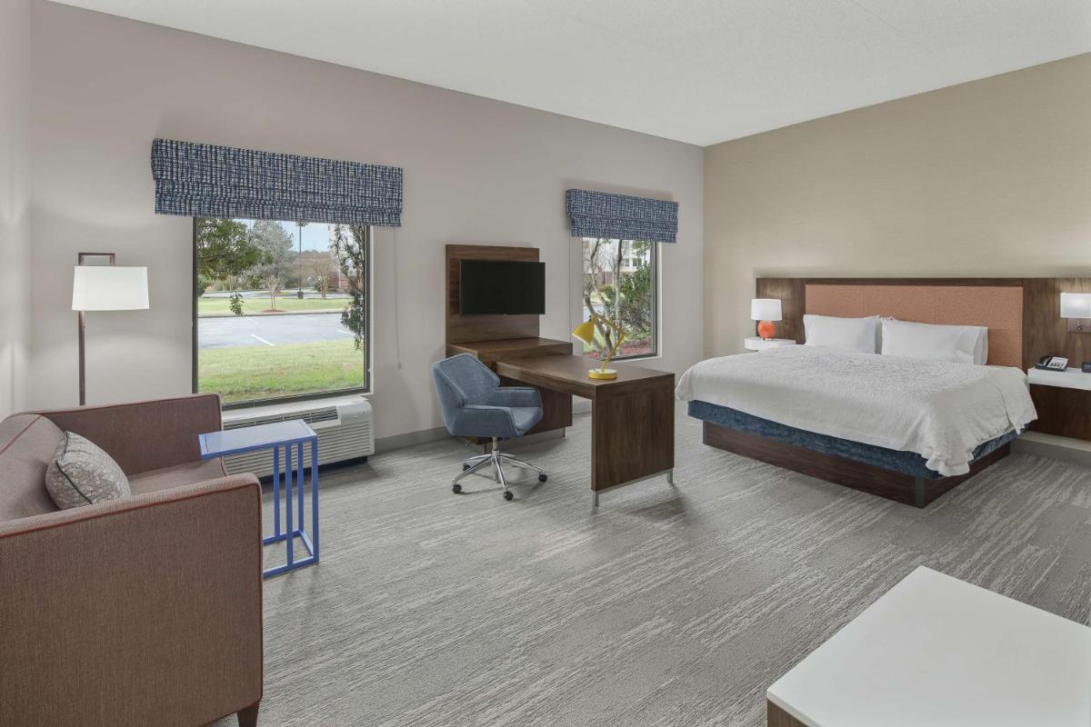 Hampton Inn & Suites Macon I-75 North - Housity