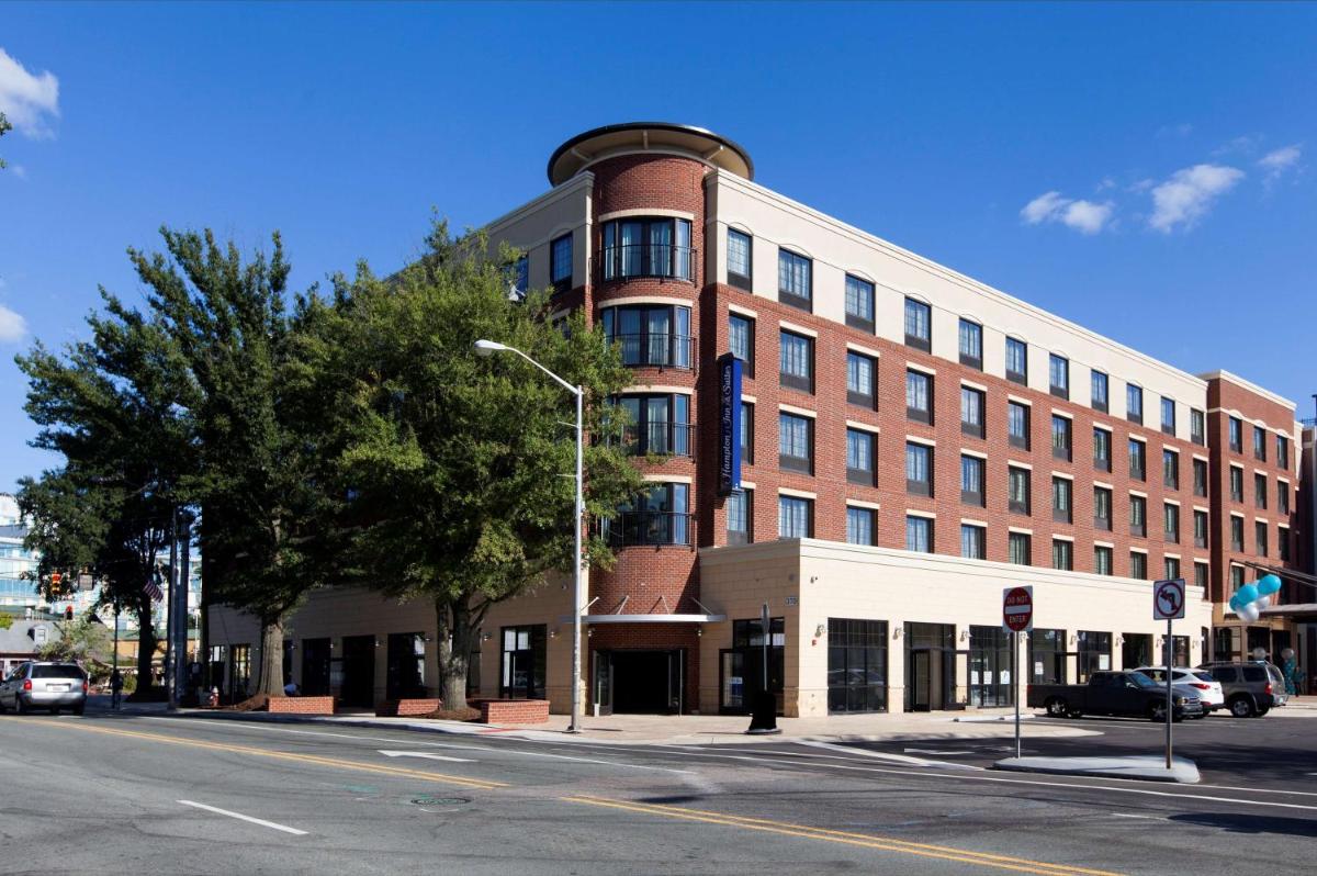 Hampton Inn & Suites Chapel Hill/Carrboro - Housity