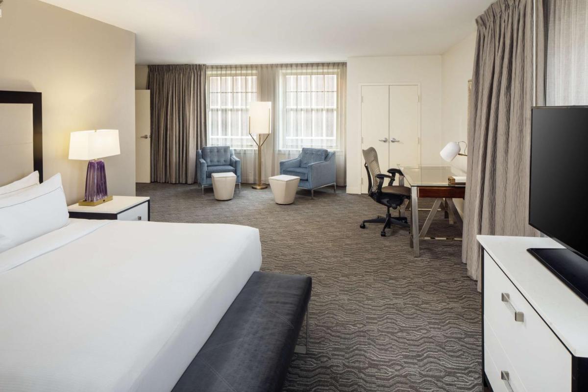 DoubleTree Suites by Hilton Hotel Detroit Downtown - Fort Shelby - Hizvo