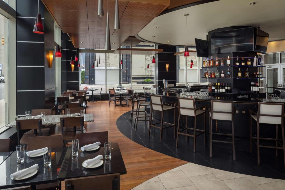 DoubleTree Suites by Hilton Hotel Detroit Downtown - Fort Shelby - Hizvo