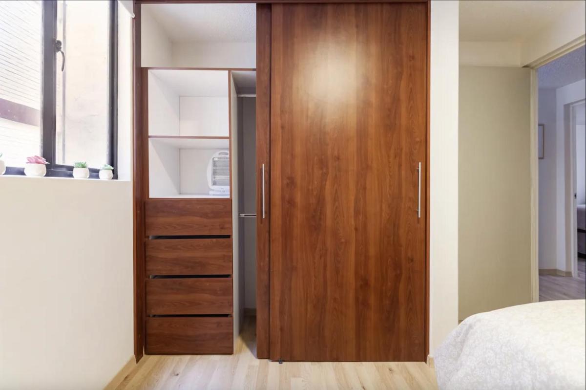 Bedroom with Private Bathroom in Roma Norte in Mexico City - Housity