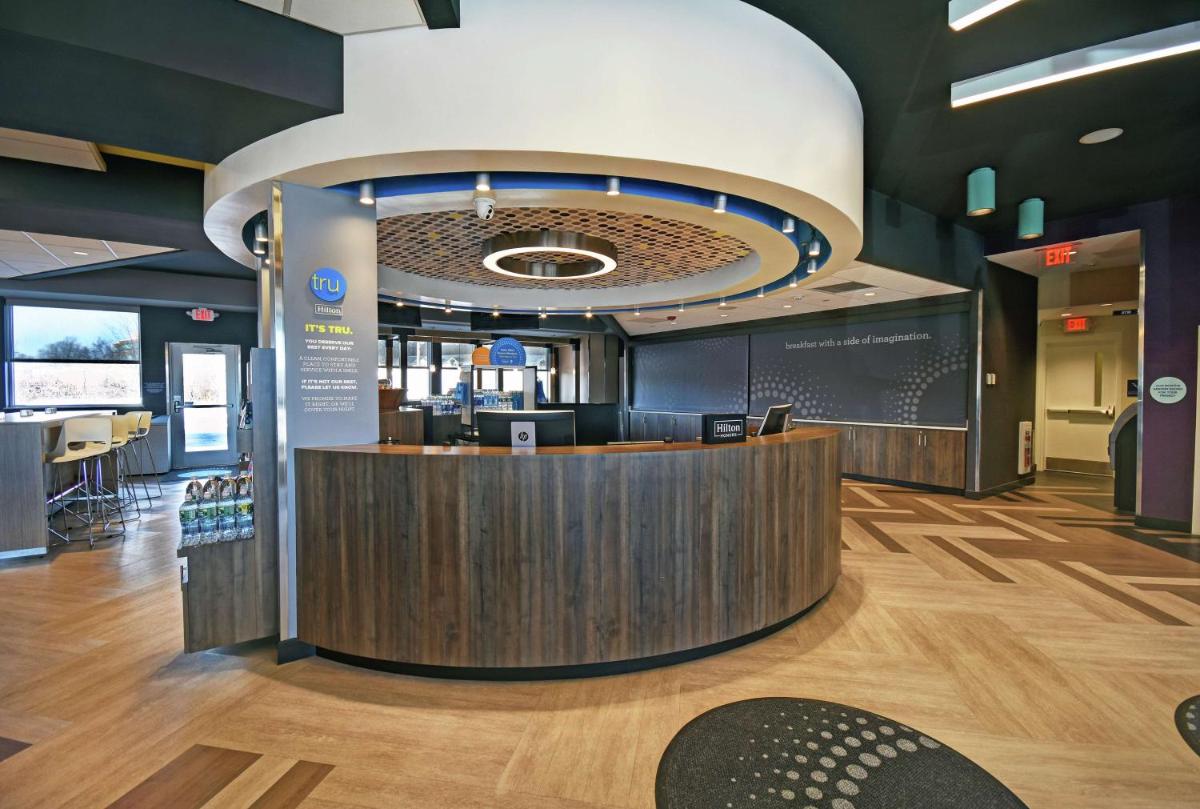 Tru By Hilton Portland Airport Area Me - Housity