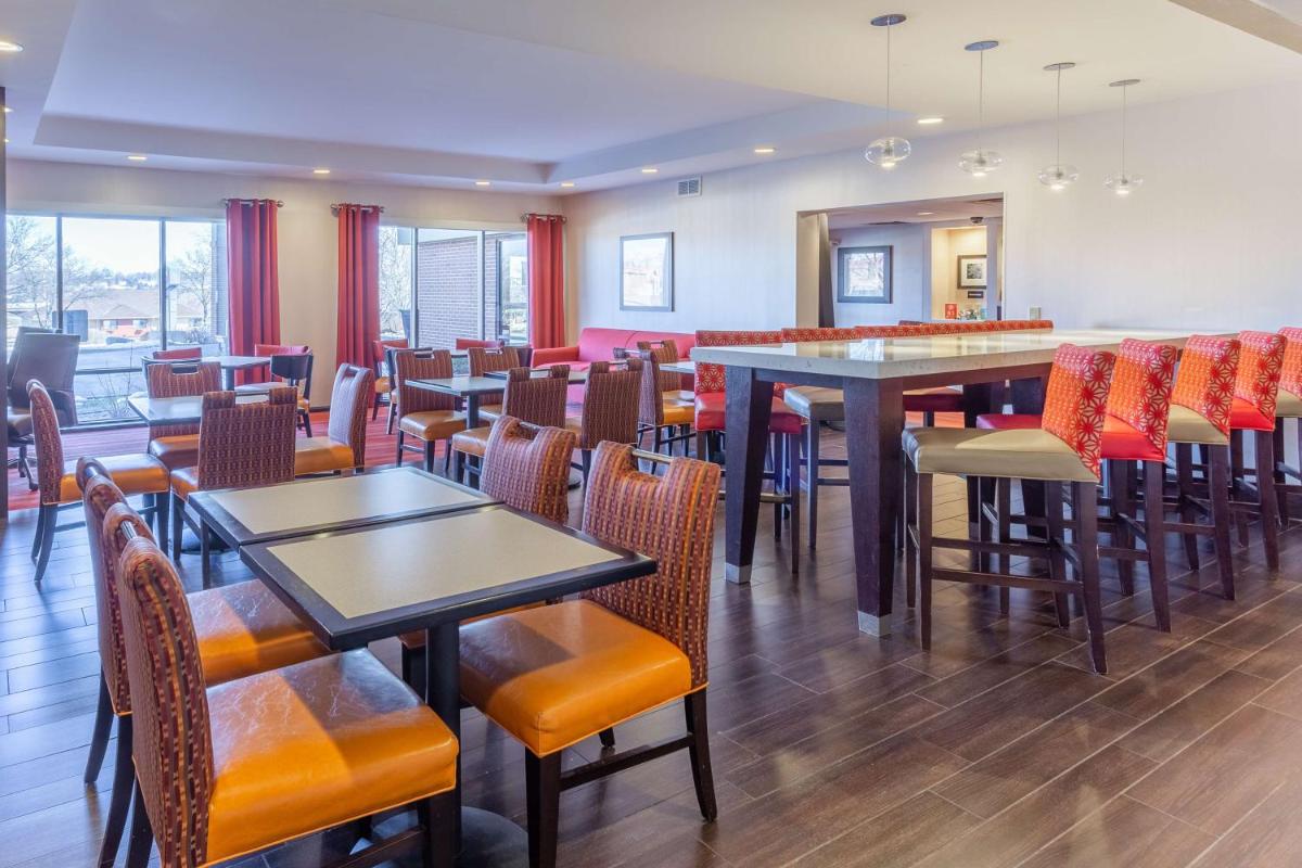 Hampton Inn Madison East Towne Mall Area - Housity