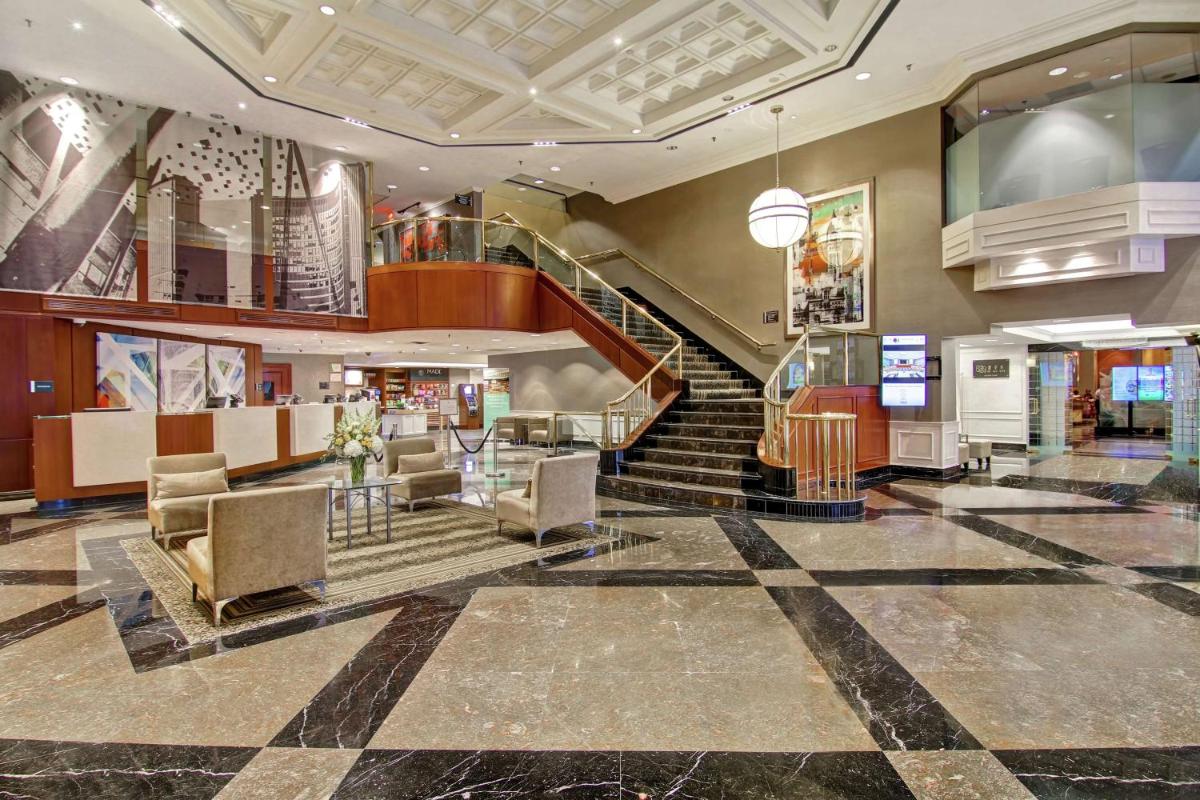 DoubleTree by Hilton Toronto Downtown - Housity
