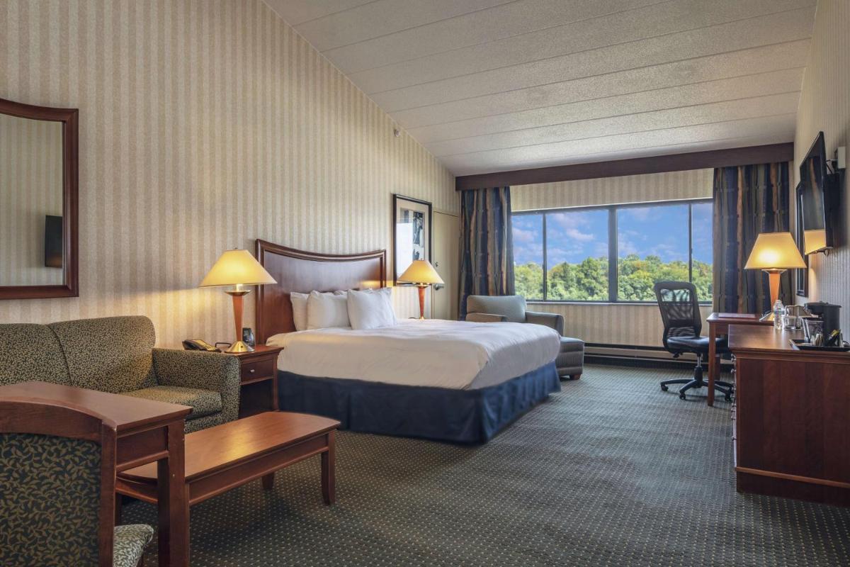 DoubleTree by Hilton Pittsburgh Monroeville Convention Center - Housity