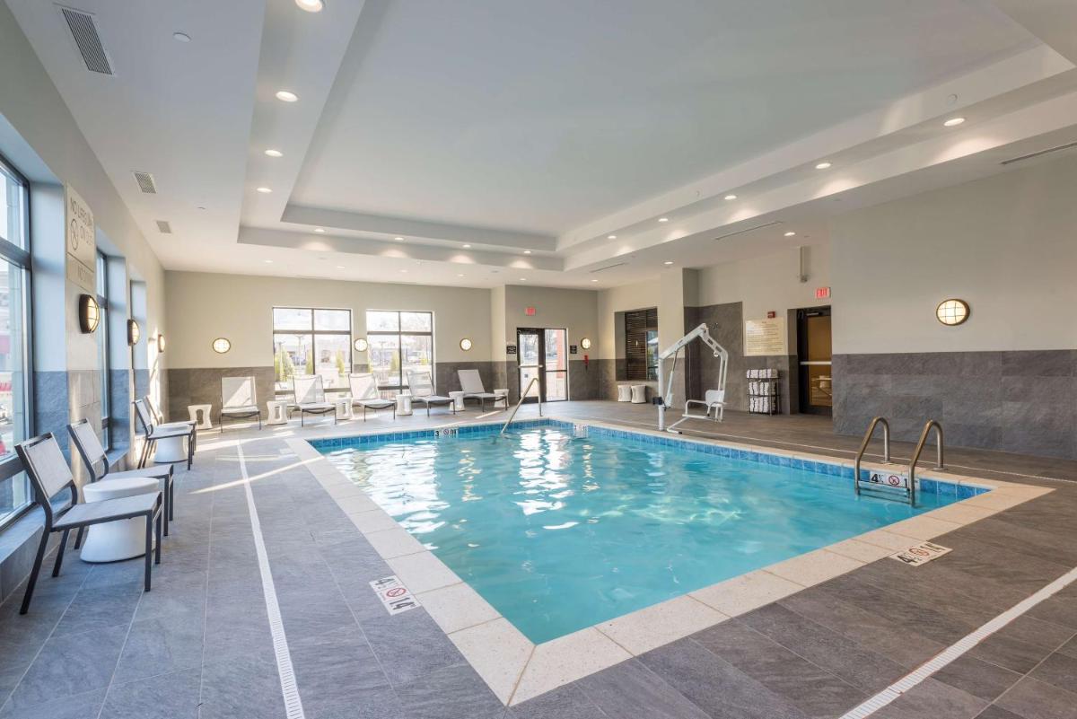 Hampton Inn & Suites West Lafayette, In - Housity