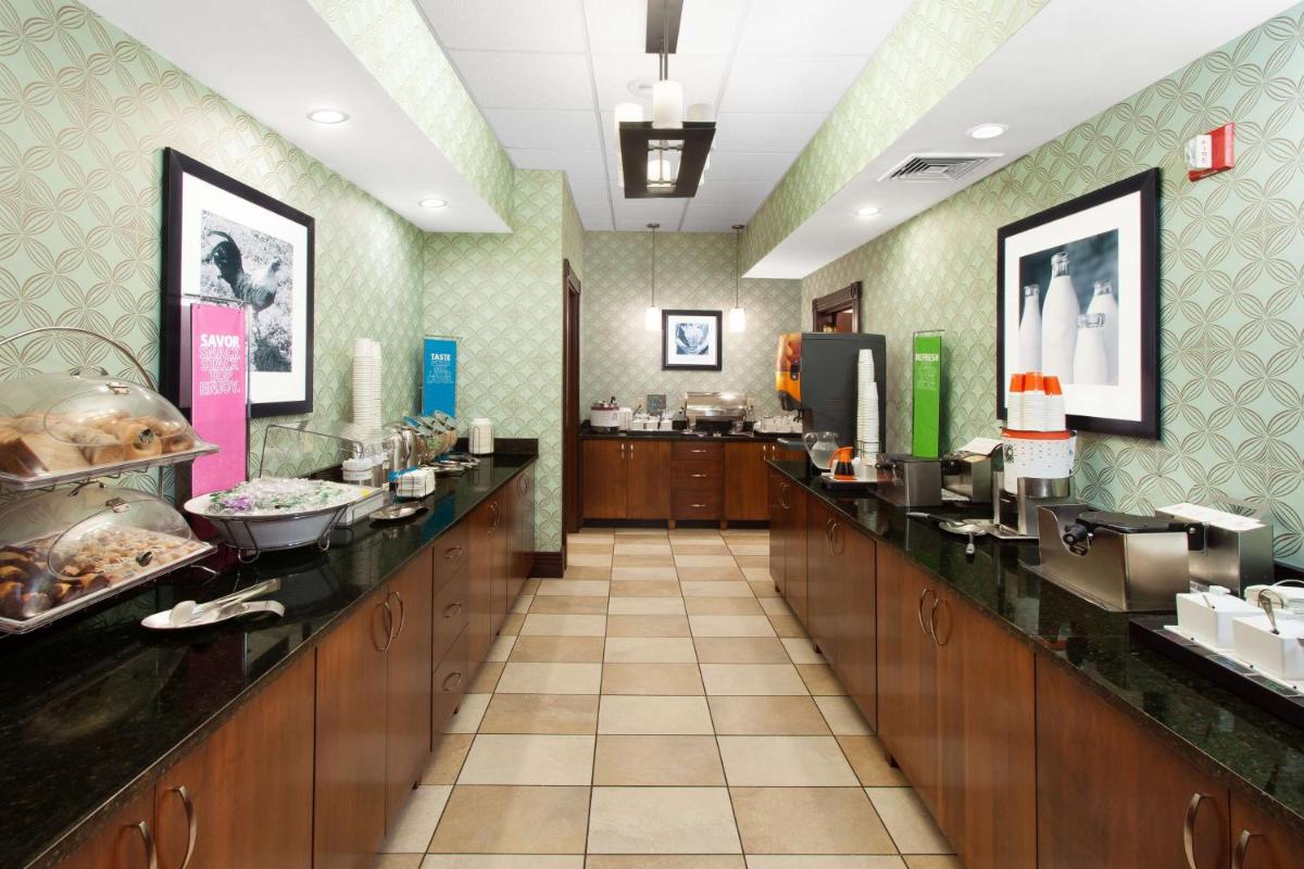 Hampton Inn Birch Run - Housity