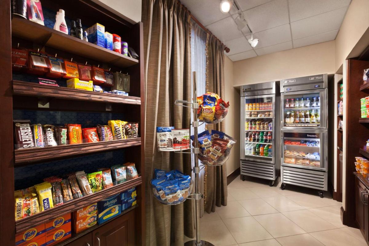 Hampton Inn & Suites Washington-Dulles International Airport - Housity