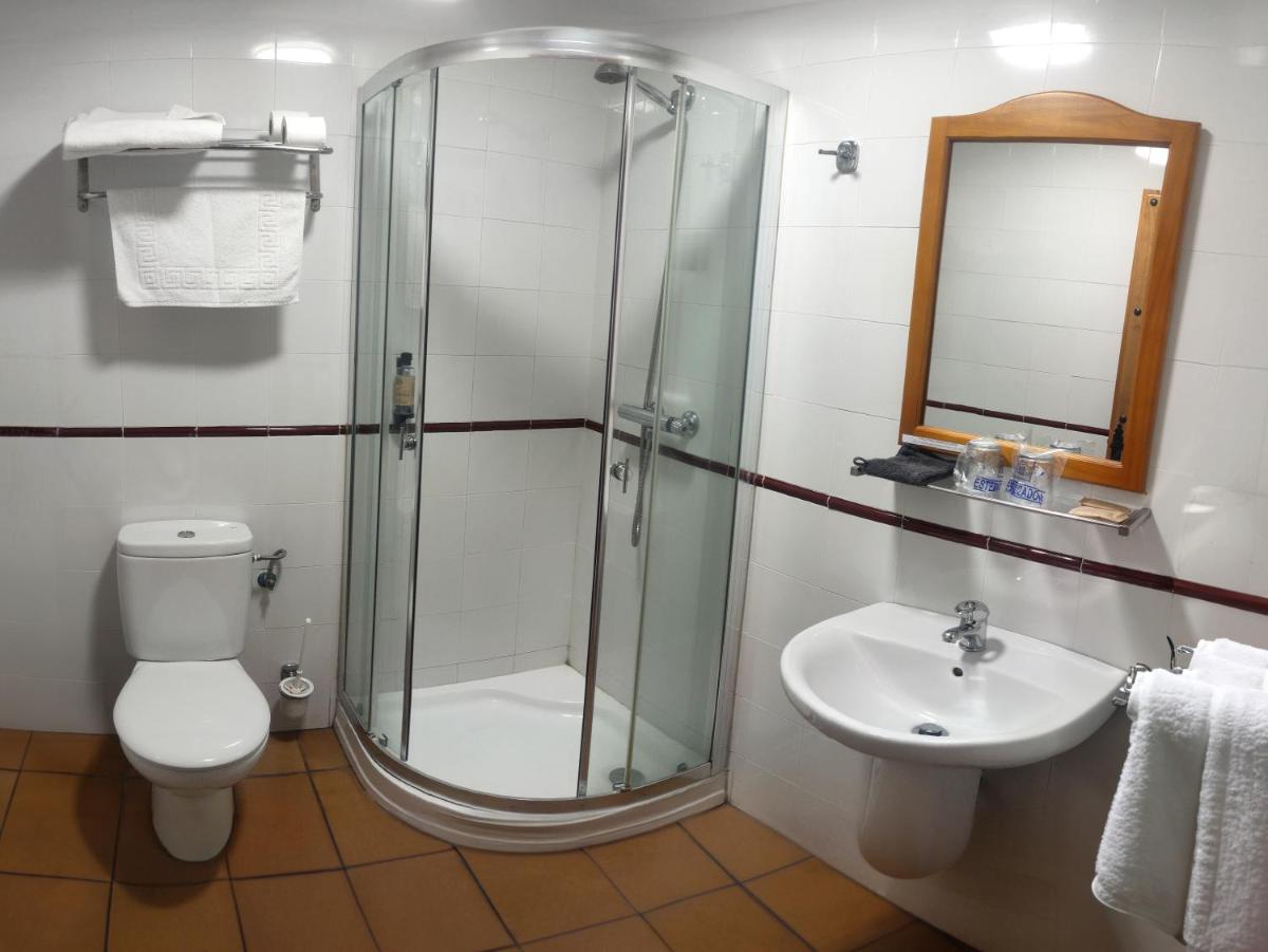 Hostal Altamira Guadalupe - Housity