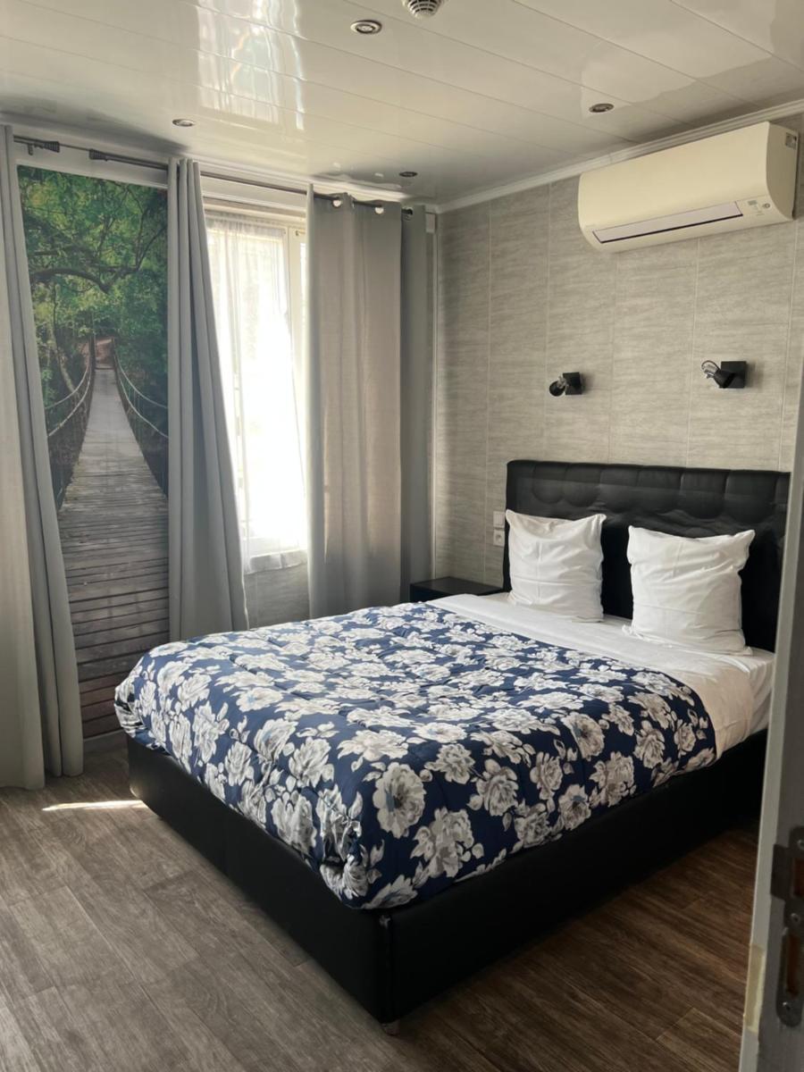 Hôtel des 2 Gares - Housity