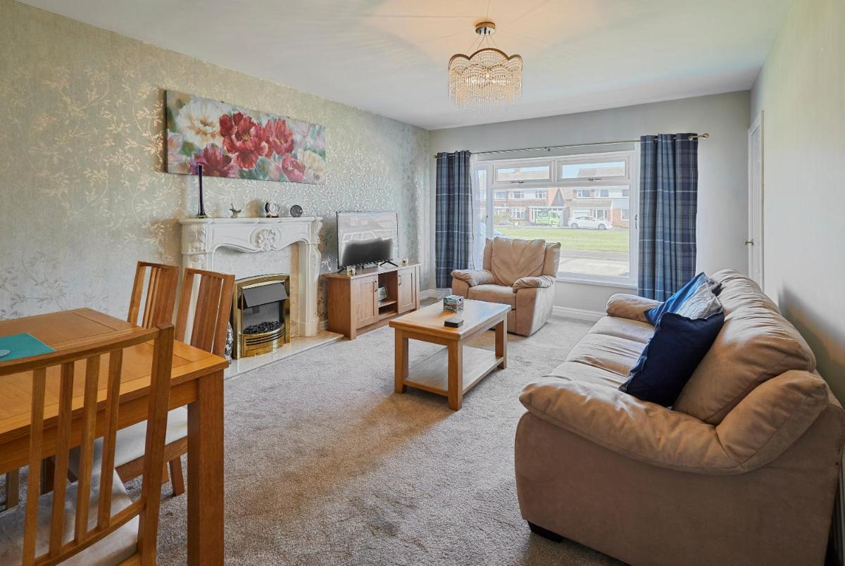 Host & Stay - White Rose - Housity