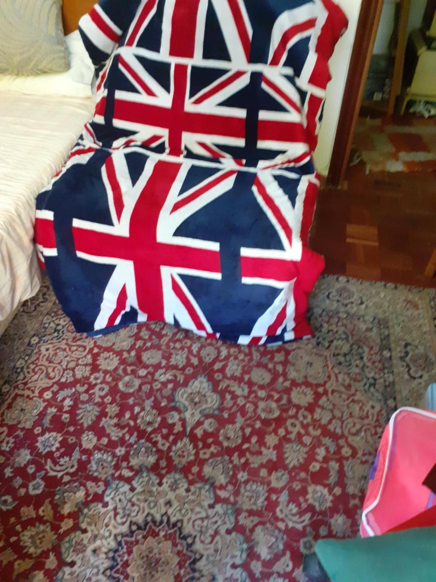 English Room & Private Shower sleep breakfast - Hizvo