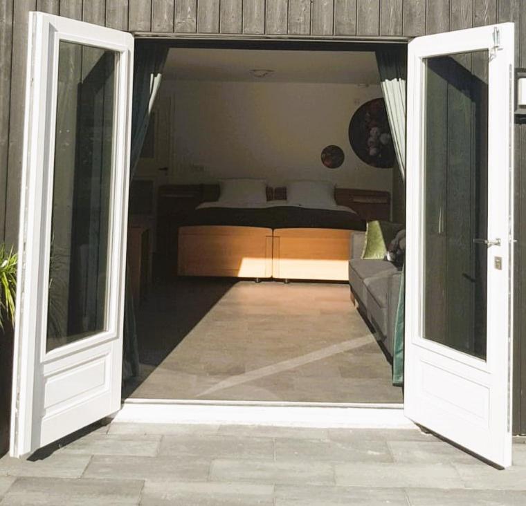 Grutsk op 12 - Housity